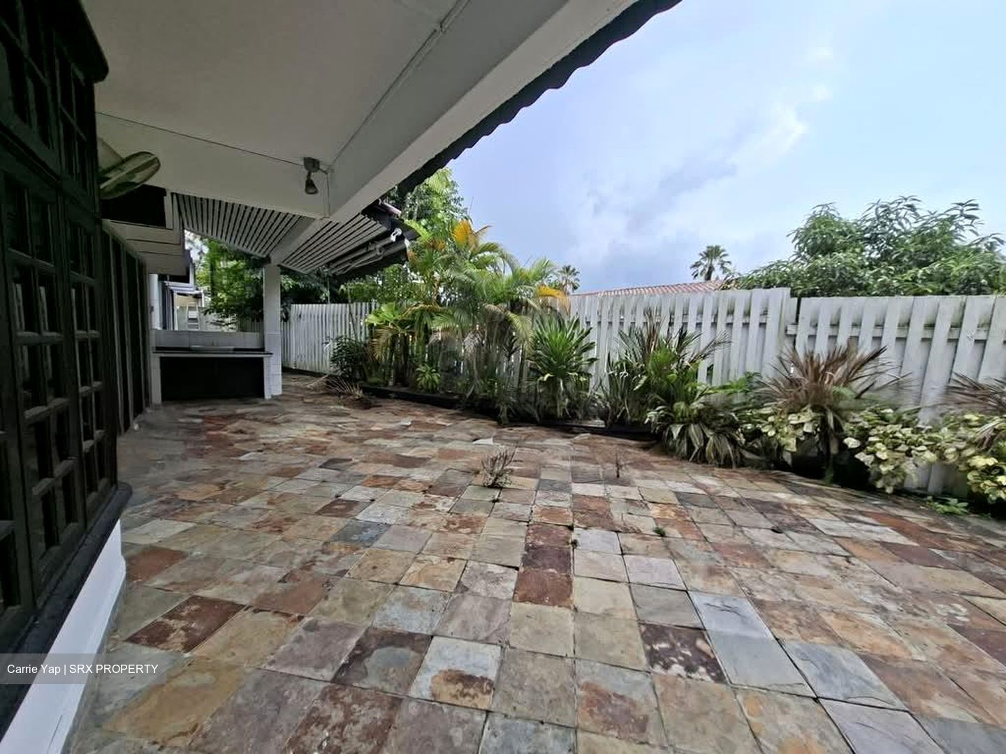 Holland Road (D10), Detached #561981261